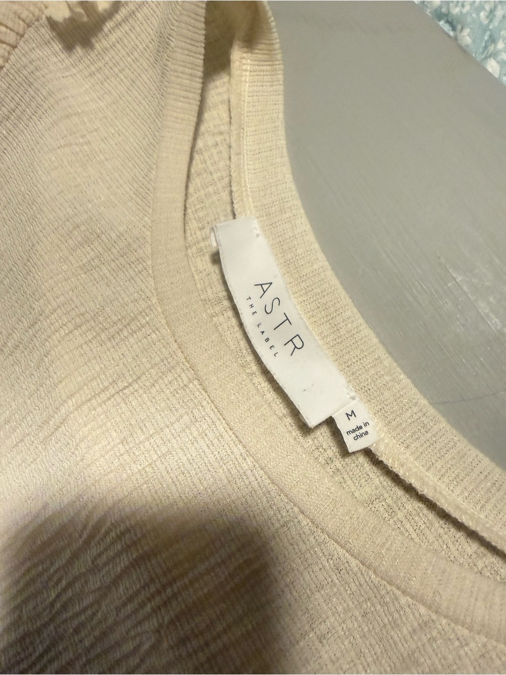 Astr the label cream textured puff sleeve bubble hem size M - Picture 4 of 6